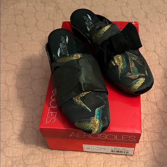 AEROSOLES Black and Gold Floral Mules - Picture 1 of 3